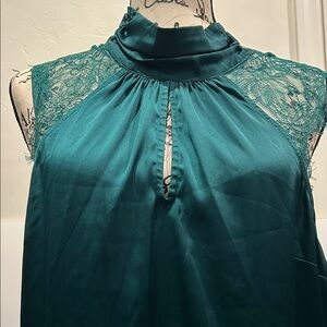 Incoco Emerald Green Lace Top